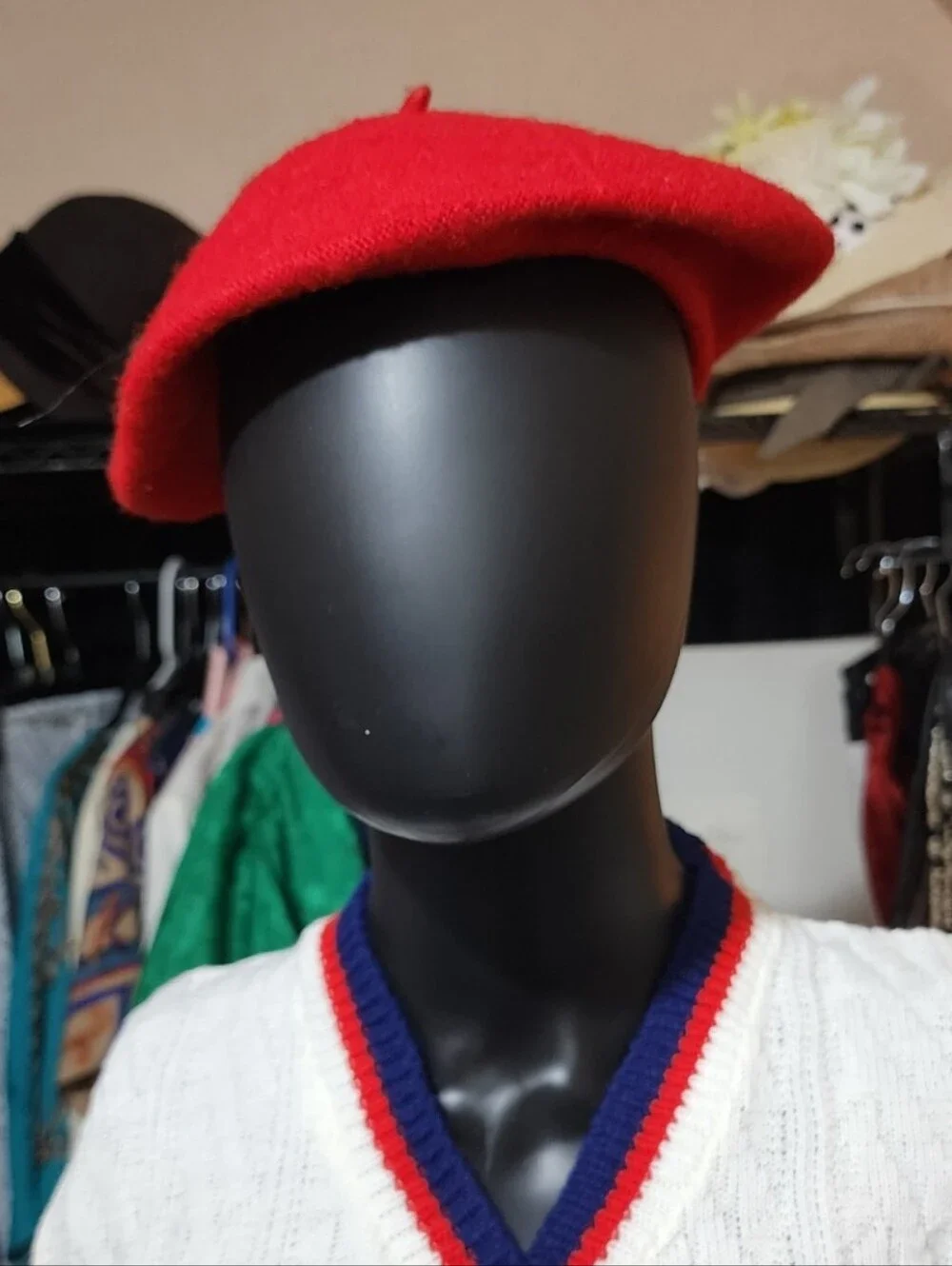 Vintage 1980s Red Wool Beret Hat Classic Parisian French Style
